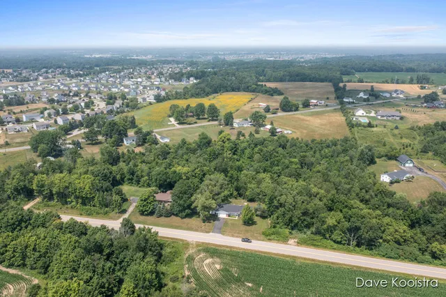 $269,900 | 1900 Quincy Street Southwest, Grandville, MI 49418