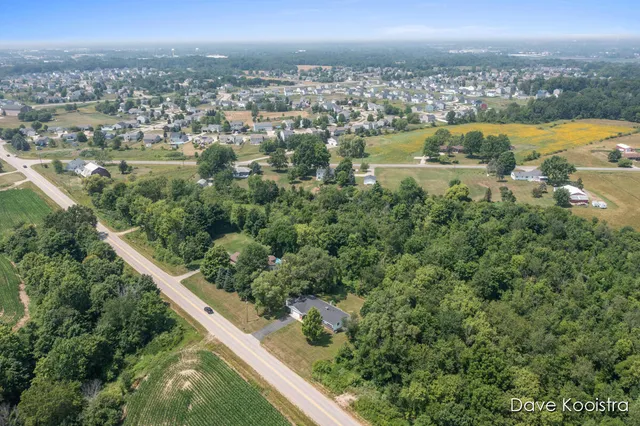 $269,900 | 1900 Quincy Street Southwest, Grandville, MI 49418