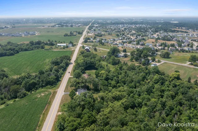 $269,900 | 1900 Quincy Street Southwest, Grandville, MI 49418