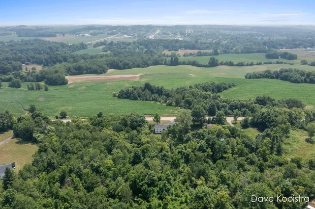 $269,900 | 1900 Quincy Street Southwest, Grandville, MI 49418