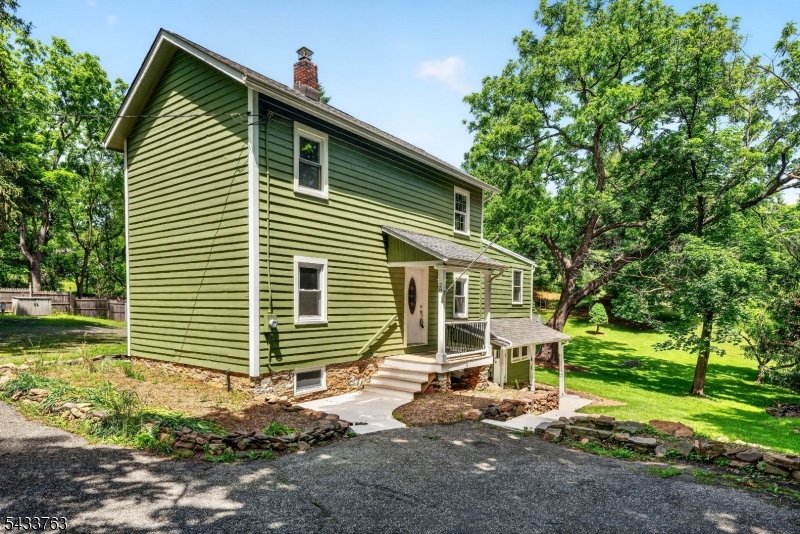 28 Old Clinton Road Flemington, NJ 08822 - Photo 4 of 37 Gallery Image 4