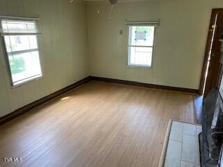 242 Rambling Lane Bluff City, TN 37618 - Photo 10 of 14 rambling int clean 9