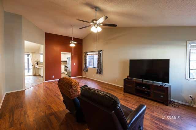 207 Washington Way Ridgecrest, CA 93555 - Photo 6 of 36