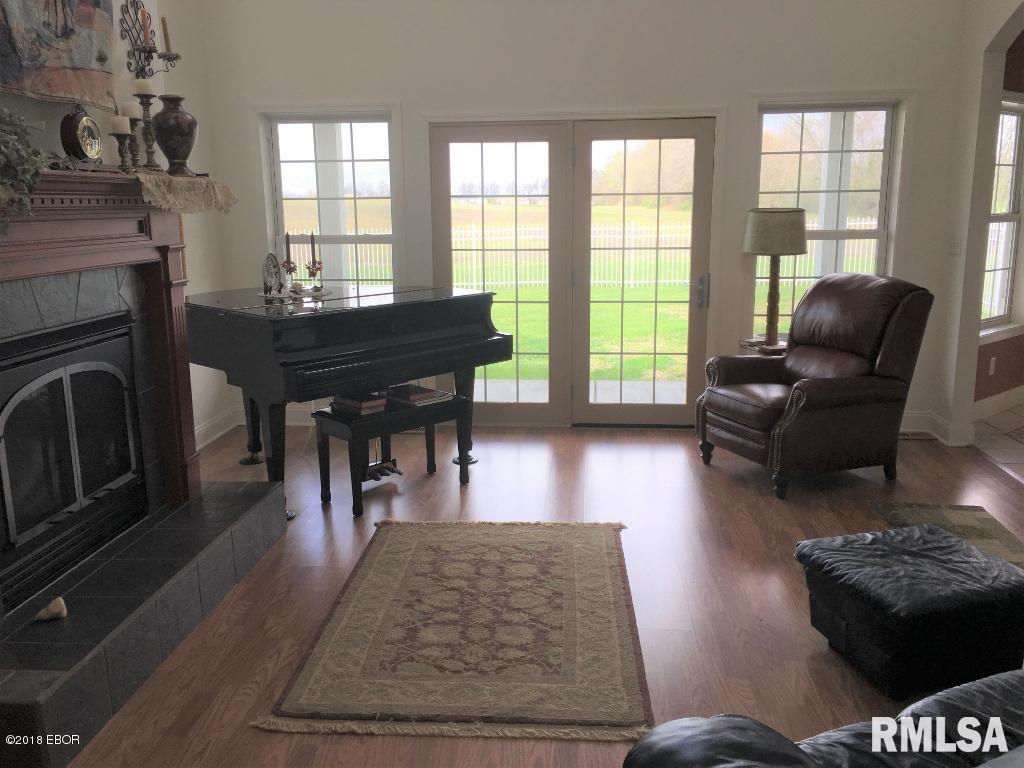 1589 West Harrison Road Murphysboro, IL 62966 - Photo 5 of 25