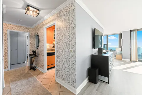 $4,800 | 1560 North Sandburg Terrace, Unit 4302, Chicago, IL 60610