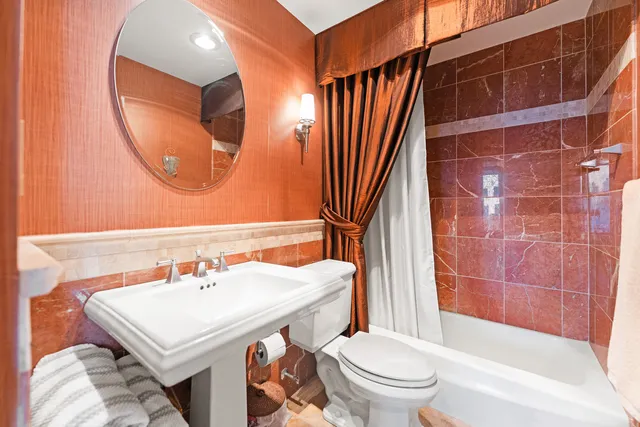 $4,800 | 1560 North Sandburg Terrace, Unit 4302, Chicago, IL 60610