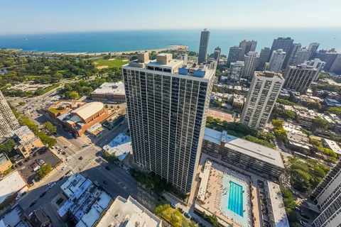 $4,800 | 1560 North Sandburg Terrace, Unit 4302, Chicago, IL 60610