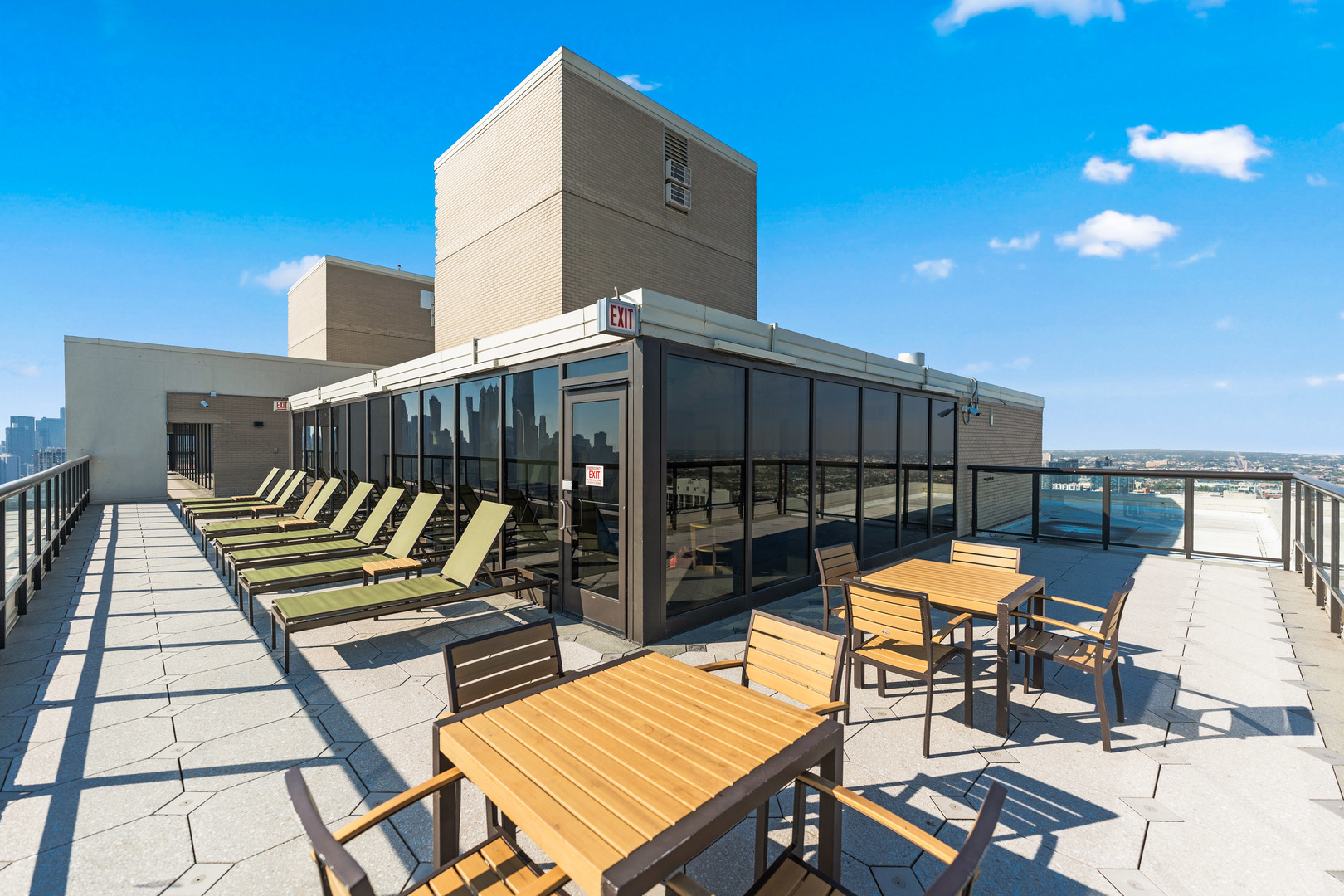 1560 North Sandburg Terrace, Unit 4302 Chicago, IL 60610 - Photo 24 of 30