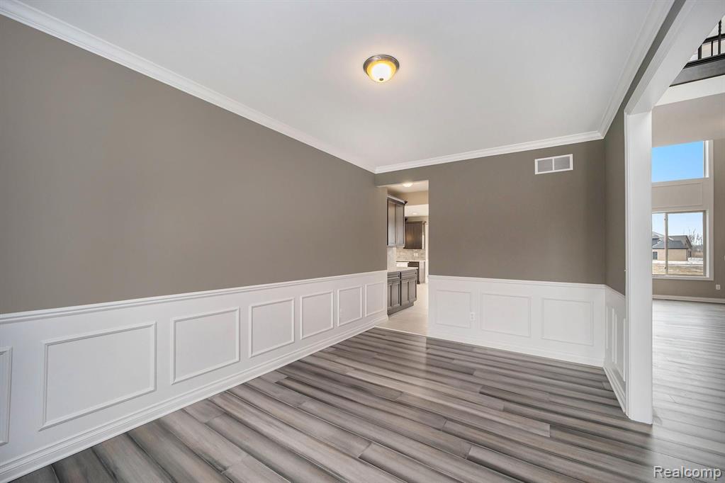 49205 Ridgeview Drive Macomb, MI 48044 - Photo 10 of 38