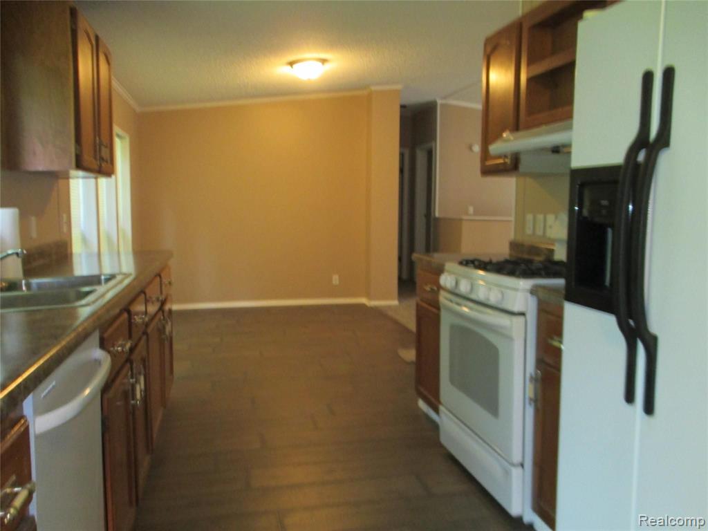 2389 East Stanley Road Mount Morris, MI 48458 - Photo 7 of 22