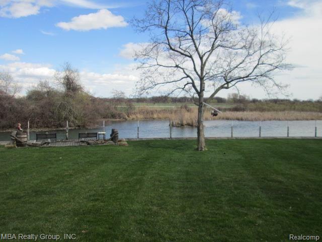 28689 Chatham Road Grosse Ile, MI 48138 - Photo 41 of 41 IMG_6350.jpg