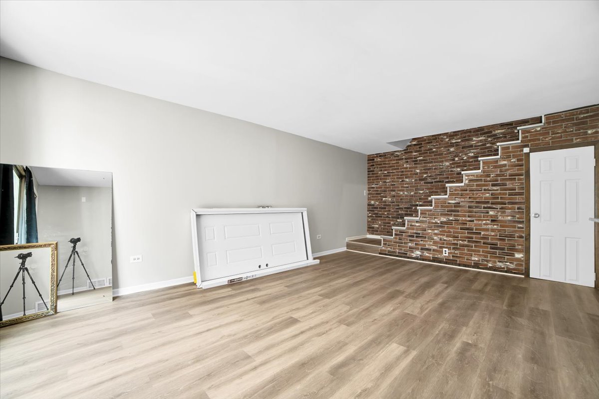 9835 South Harlem Avenue, Unit T Chicago Ridge, IL 60415 - Photo 3 of 35 Gallery Image 3