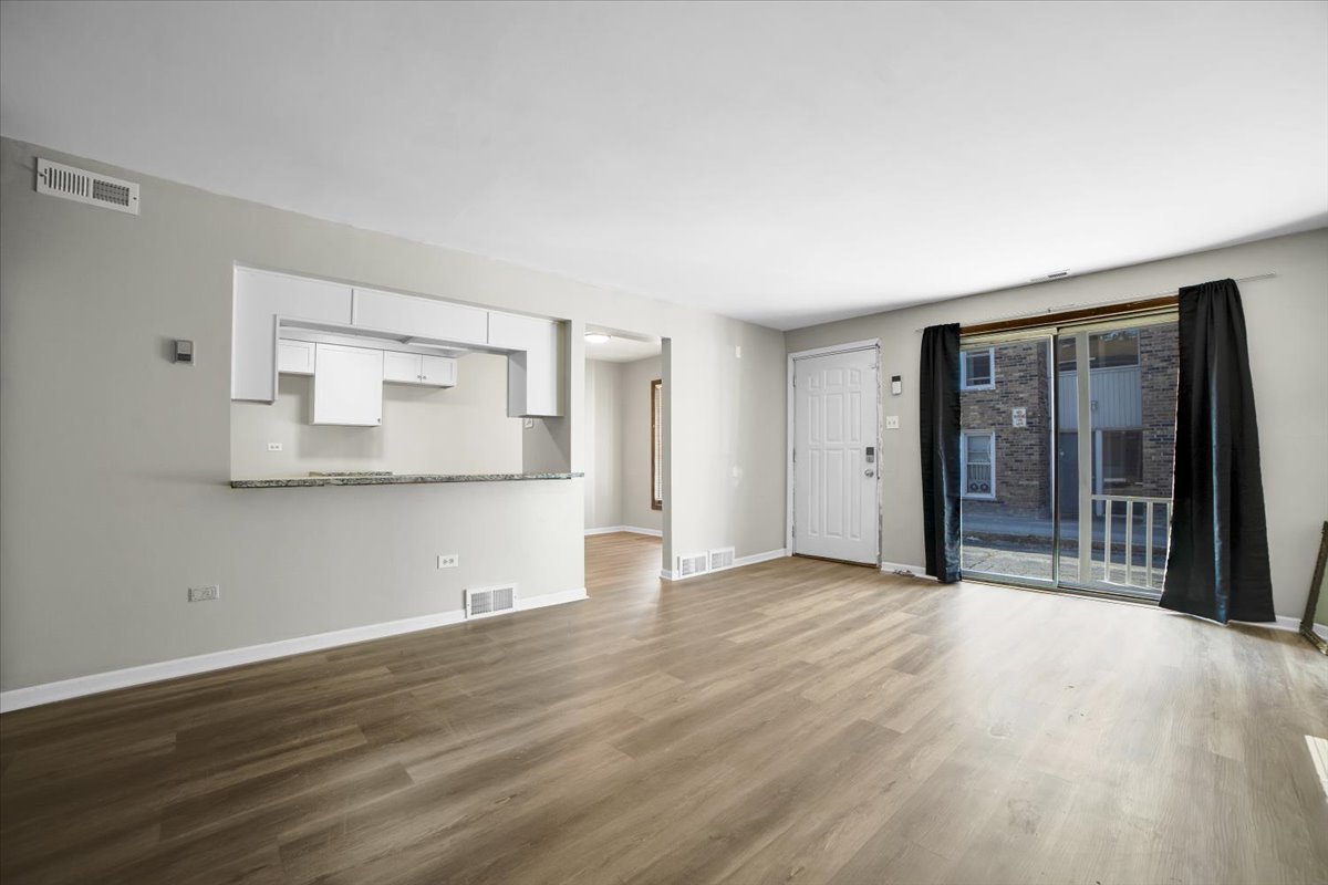 9835 South Harlem Avenue, Unit T Chicago Ridge, IL 60415 - Photo 6 of 35 Gallery Image 6