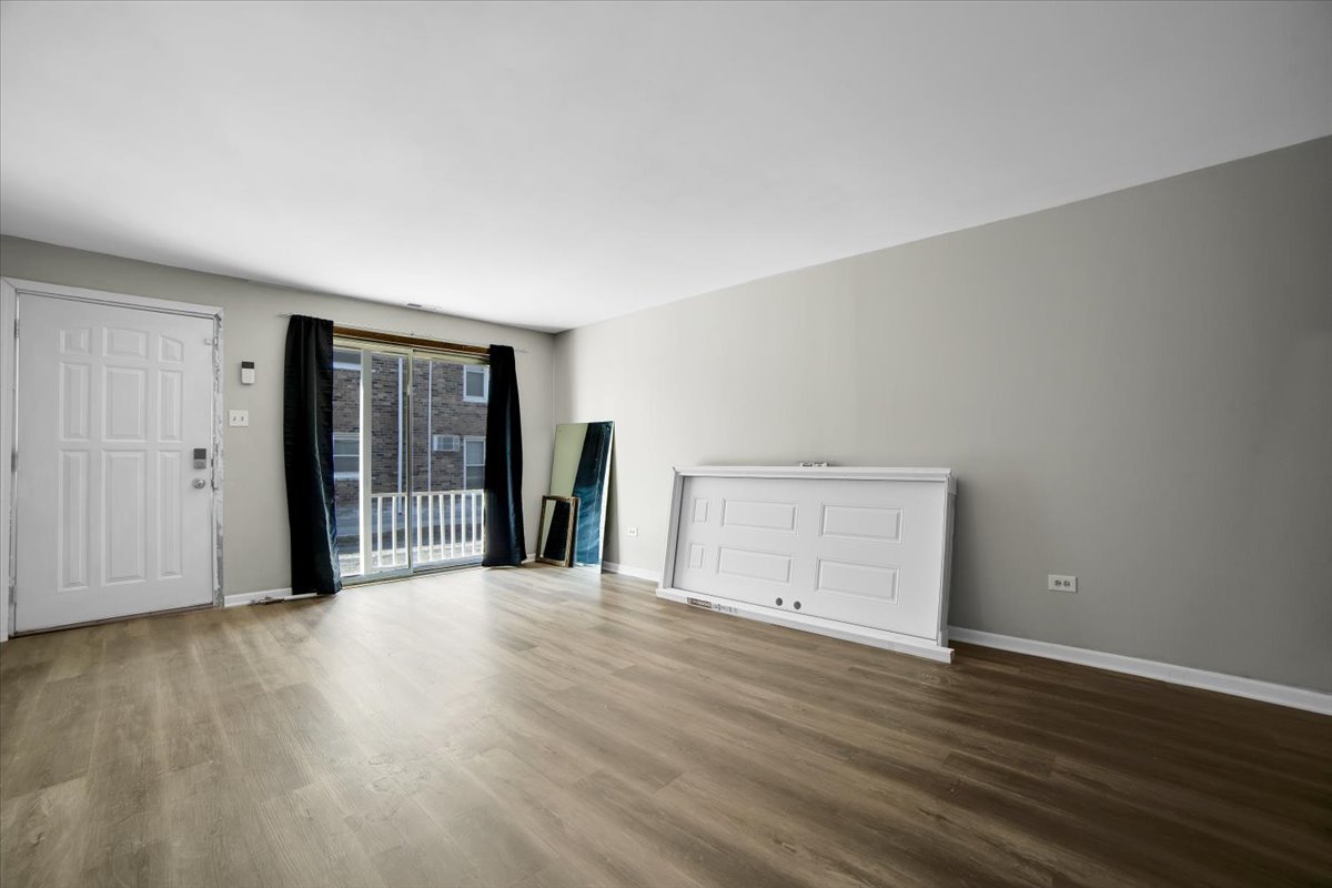 9835 South Harlem Avenue, Unit T Chicago Ridge, IL 60415 - Photo 7 of 35 Gallery Image 7