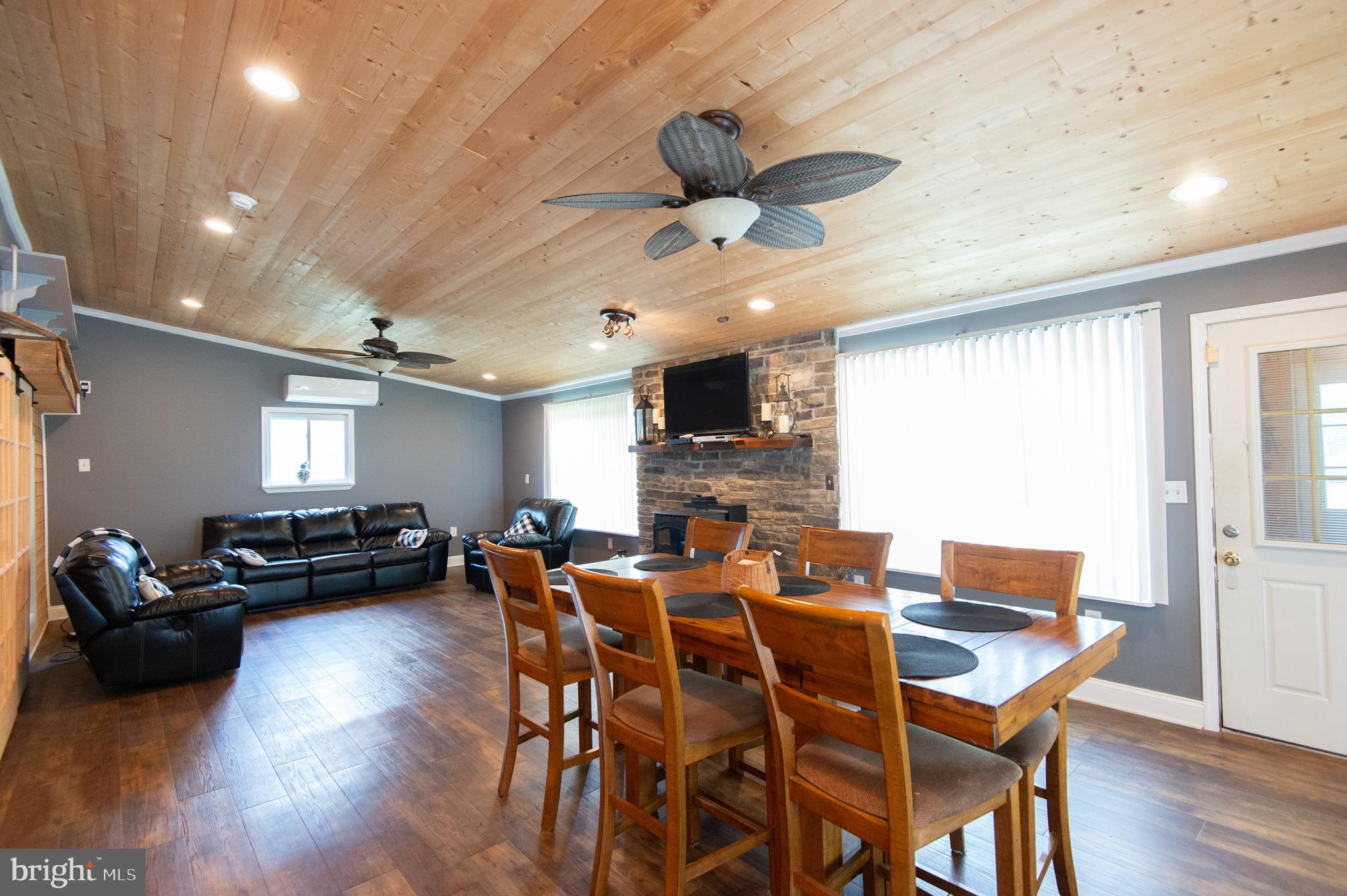 2407 Hoopers Island Road Fishing Creek, MD 21634 - Photo 20 of 69 Sunroom
