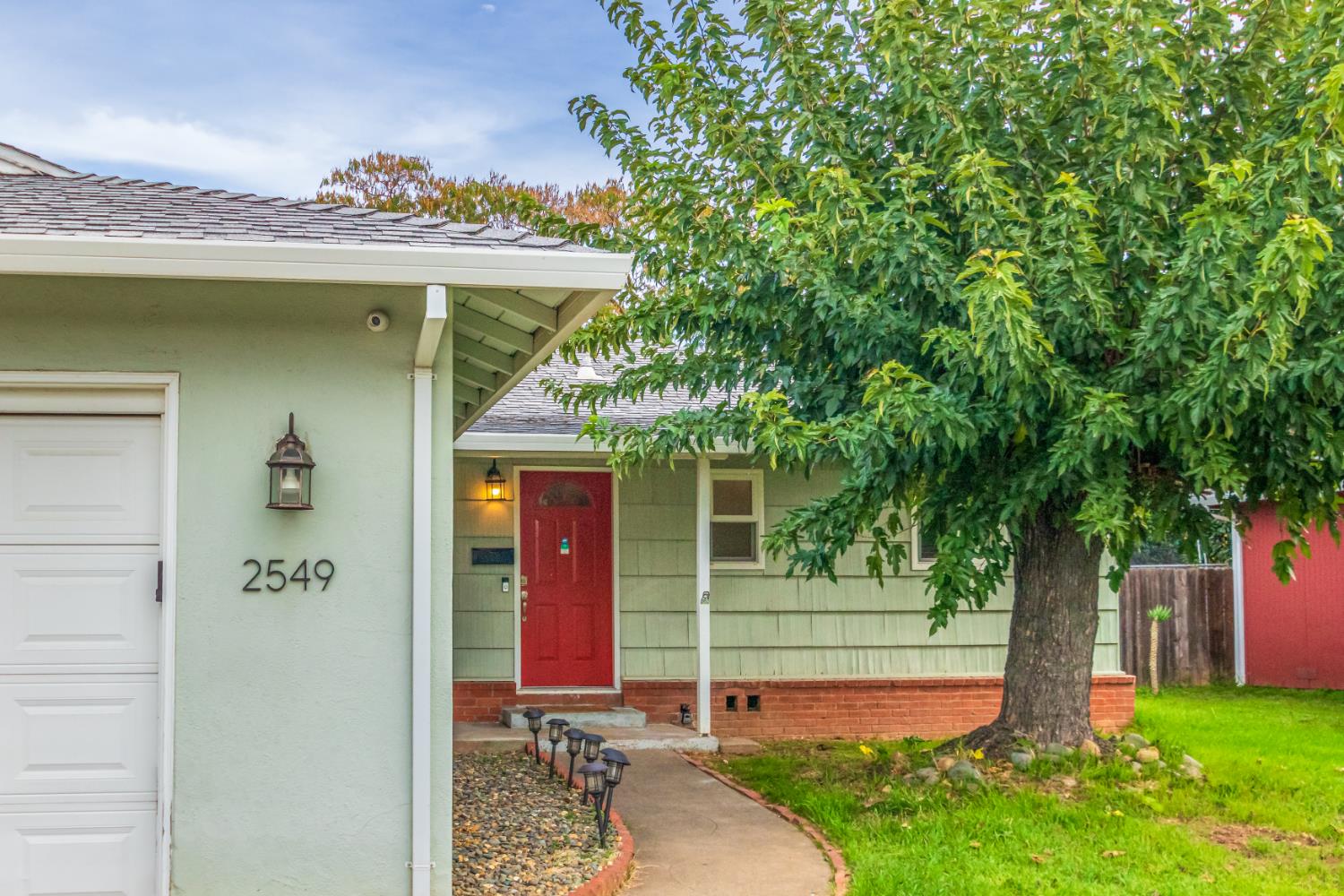 2549 Tannat Way Rancho Cordova, CA 95670 - Photo 2 of 24