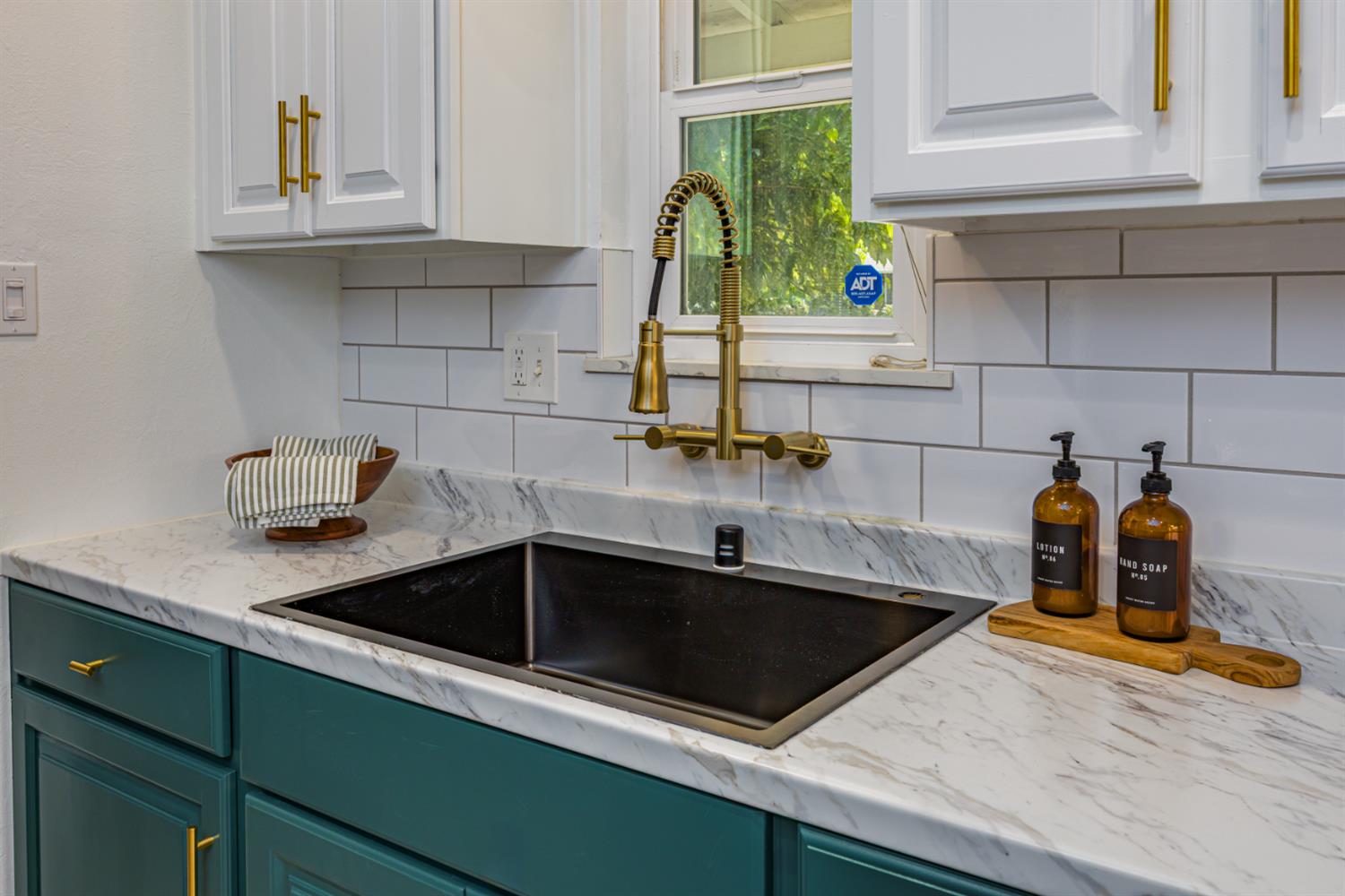 2549 Tannat Way Rancho Cordova, CA 95670 - Photo 6 of 24