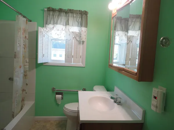 $264,900 | 200 Walmer Street, Hammonton, NJ 08037