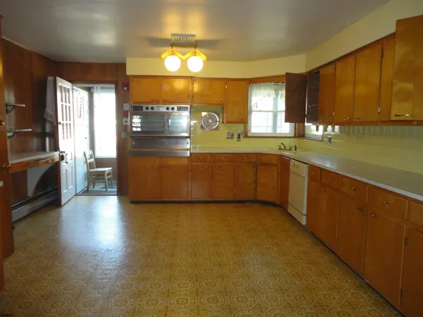 $264,900 | 200 Walmer Street, Hammonton, NJ 08037