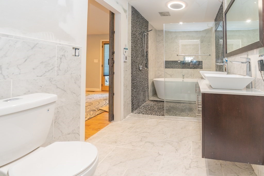 73 California Avenue Springfield, MA 01118 - Photo 6 of 34 Gallery Image 6
