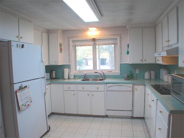 35 Edith Road Framingham, MA 01701 - Photo 4 of 8