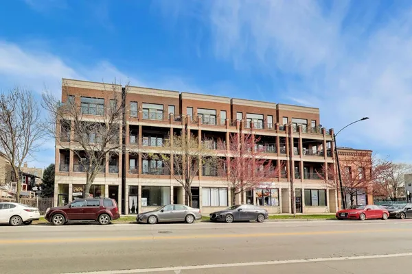 $460,000 | 2702 West Chicago Avenue, Unit 2, Chicago, IL 60622