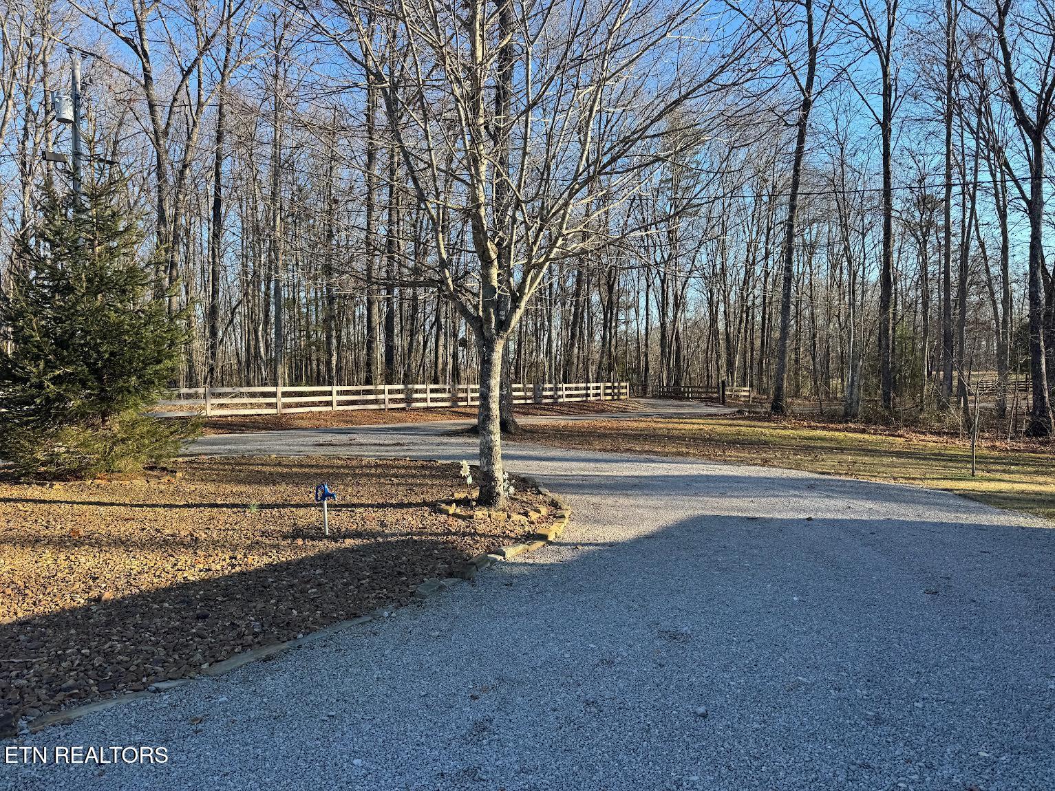 222 Pickett Line Road Jamestown, TN 38556 - Photo 4 of 26 0-9