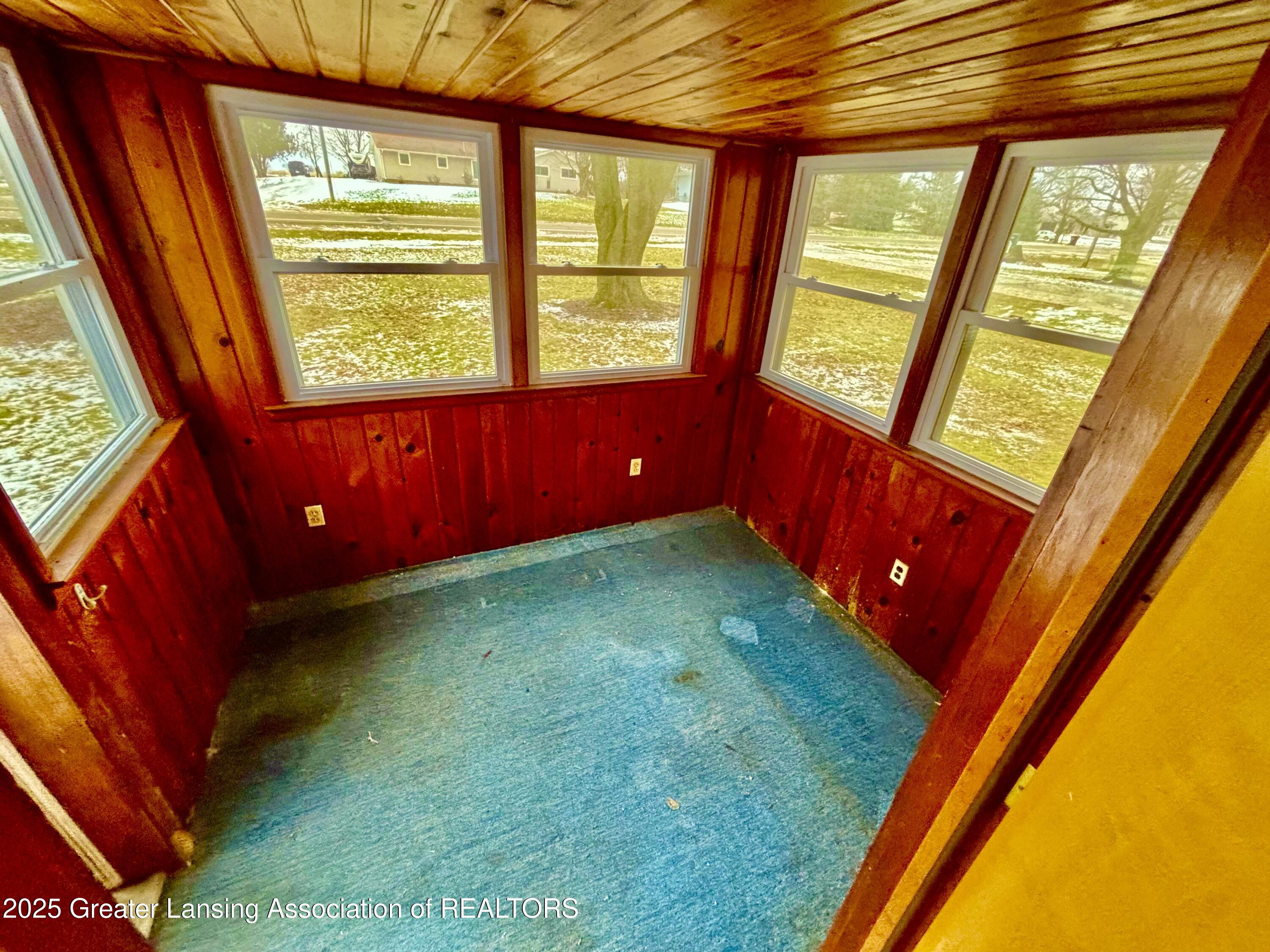2174 South Cochran Road Charlotte, MI 48813 - Photo 18 of 38 IMG_1261