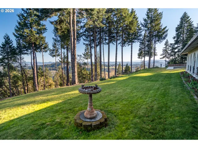 $1,250,000 | 250 Mountain Drive, Roseburg, OR 97471