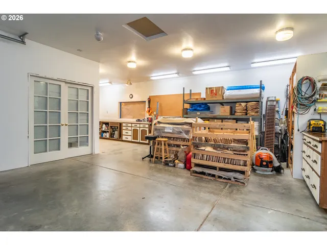 $1,250,000 | 250 Mountain Drive, Roseburg, OR 97471