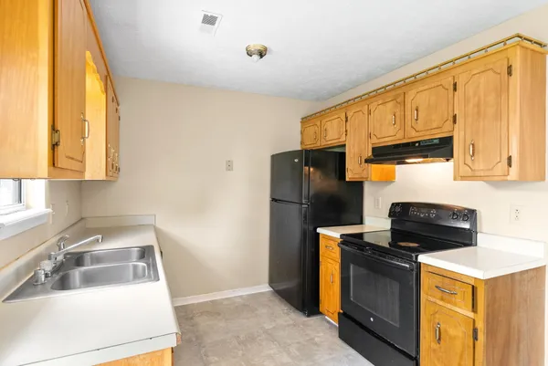 $1,250 | 2080 Carneal Lane, Oak Grove, KY 42262