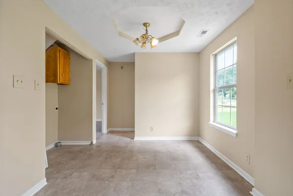 $1,250 | 2080 Carneal Lane, Oak Grove, KY 42262