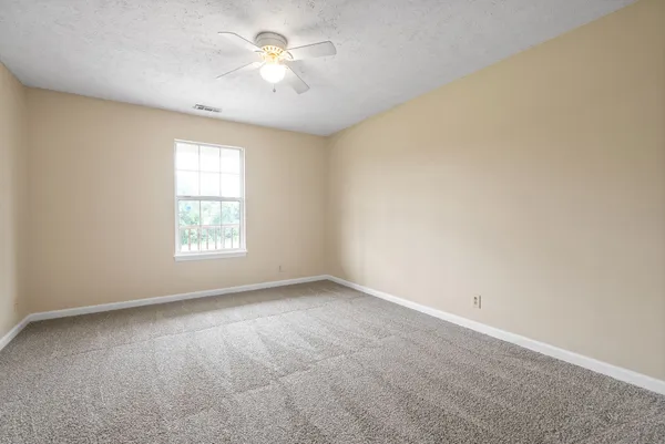 $1,250 | 2080 Carneal Lane, Oak Grove, KY 42262