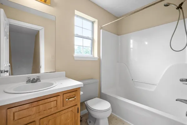 $1,250 | 2080 Carneal Lane, Oak Grove, KY 42262