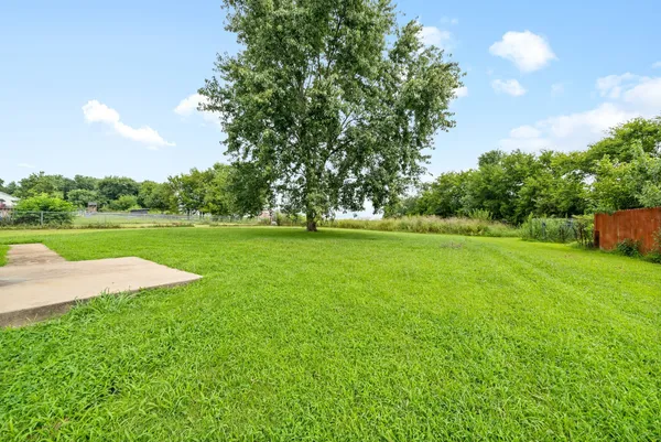 $1,250 | 2080 Carneal Lane, Oak Grove, KY 42262