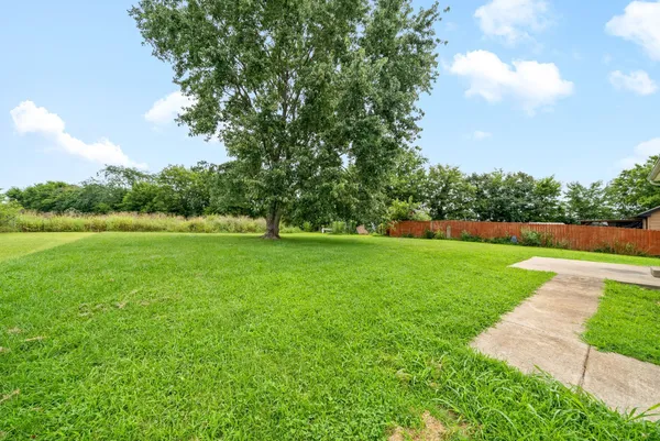 $1,250 | 2080 Carneal Lane, Oak Grove, KY 42262