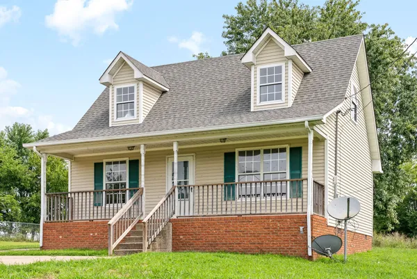 $1,250 | 2080 Carneal Lane, Oak Grove, KY 42262