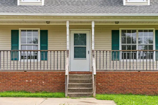 $1,250 | 2080 Carneal Lane, Oak Grove, KY 42262