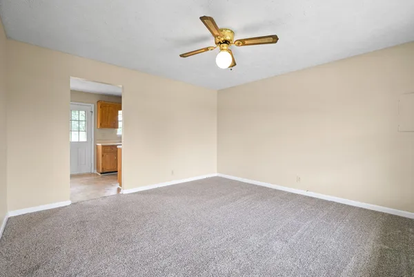 $1,250 | 2080 Carneal Lane, Oak Grove, KY 42262