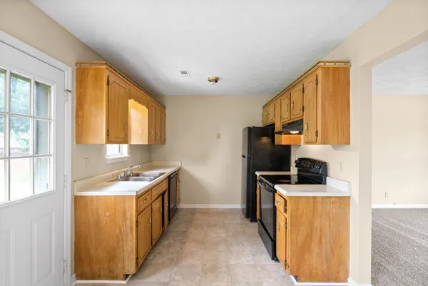 $1,250 | 2080 Carneal Lane, Oak Grove, KY 42262