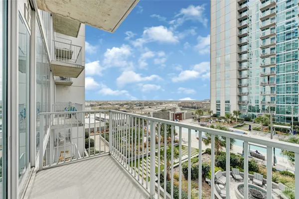 $1,995 | 5925 Almeda Road, Unit 10908, Houston, TX 77004