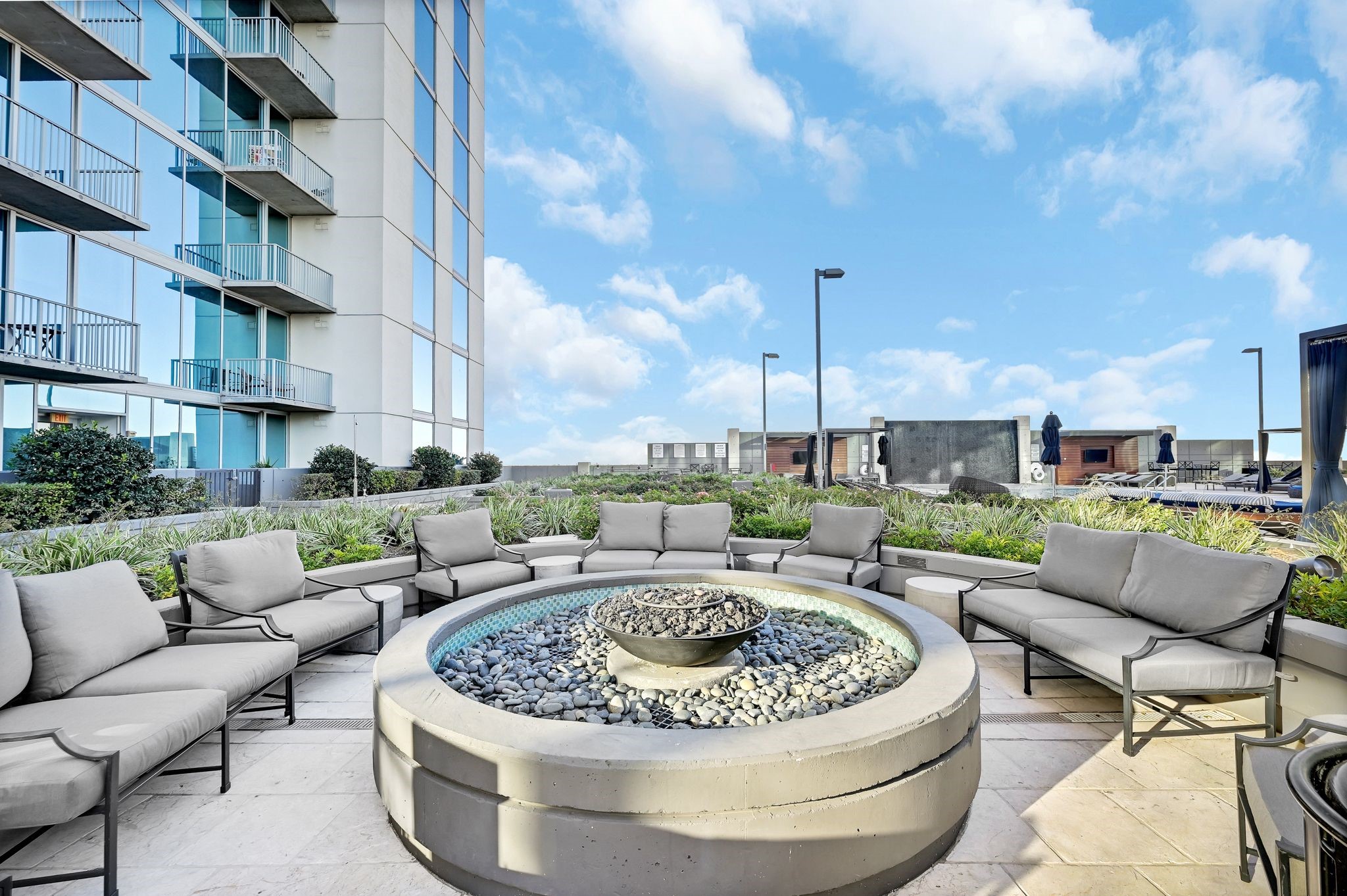 5925 Almeda Road, Unit 10908 Houston, TX 77004 - Photo 26 of 37 a living room with furniture and a fireplace