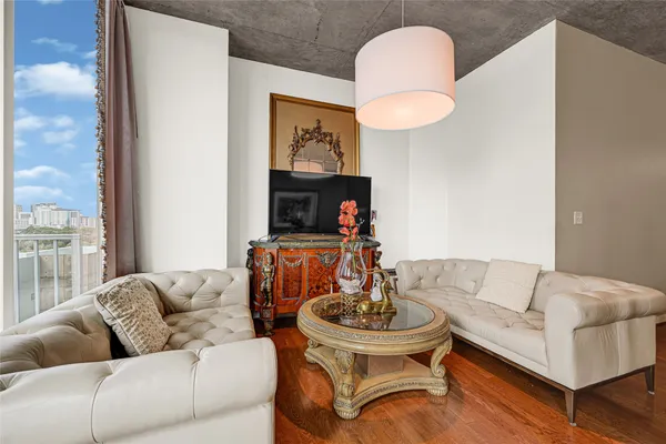 $1,995 | 5925 Almeda Road, Unit 10908, Houston, TX 77004