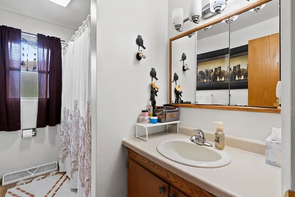 $274,900 | 612 Knight Avenue, Neenah, WI 54956