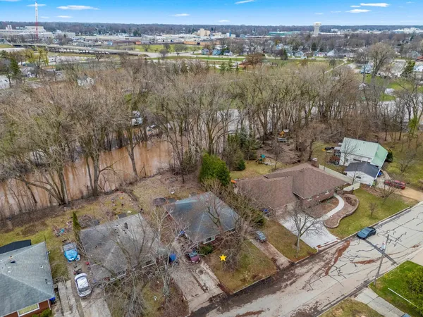 $274,900 | 612 Knight Avenue, Neenah, WI 54956