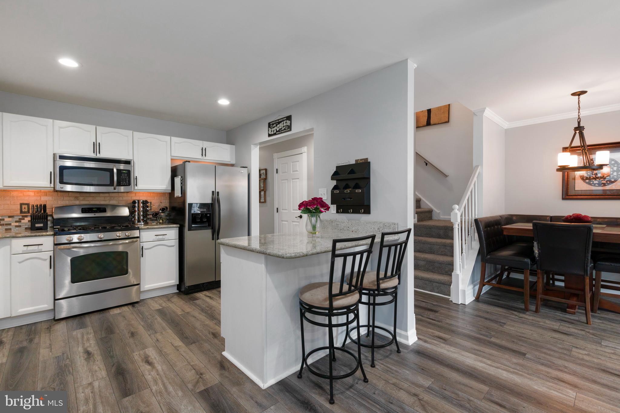 88 Walker Road Royersford, PA 19468 - Photo 10 of 39 Kitchen with SS appliances and breakfast bar.