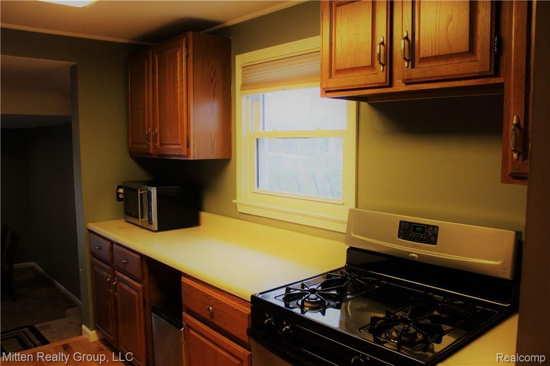 2260 North Hickory Ridge Road Highland, MI 48357 - Photo 8 of 20 08.JPG
