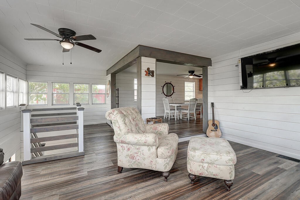 810 North Sandpiper Ingleside, TX 78362 - Photo 18 of 40 a living room with furniture and a wooden floor