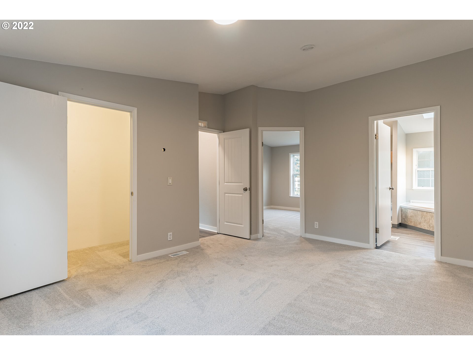 1015 Perrydale Road Dallas, OR 97338 - Photo 9 of 29 Owner's Suite Bedroom
