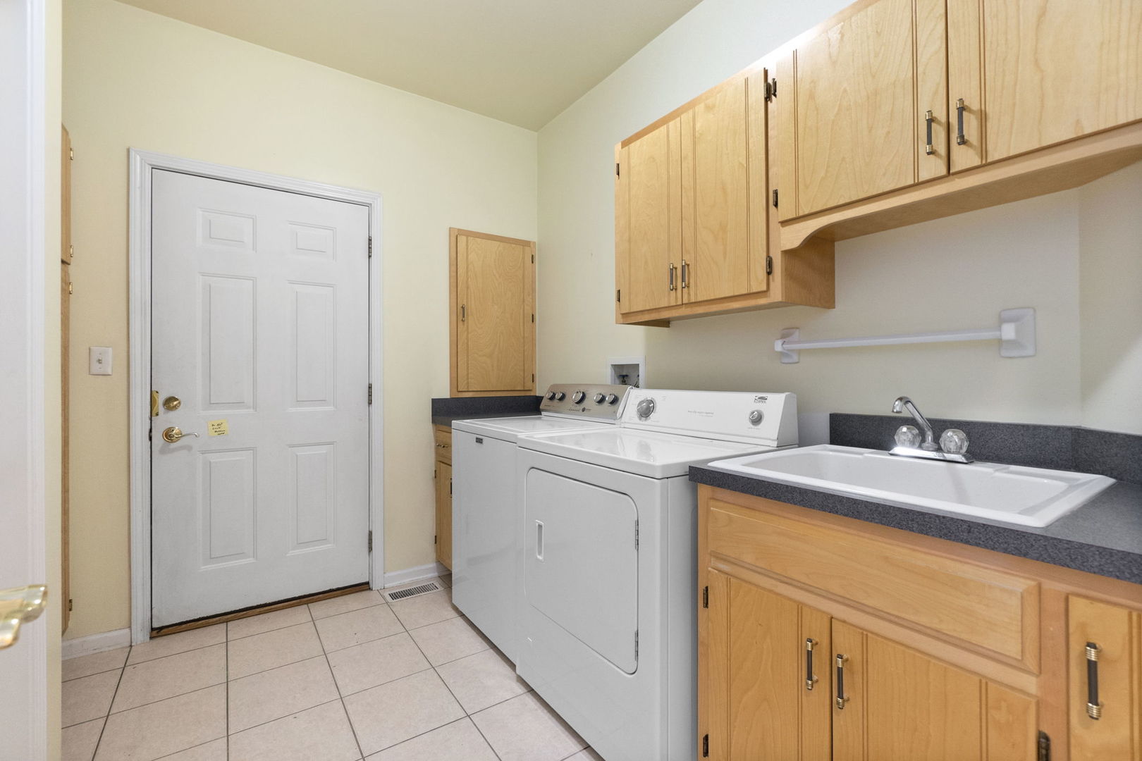 1103 Colonade Road Shorewood, IL 60404 - Photo 17 of 51 Gallery Image 17